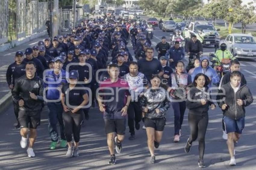 AYUNTAMIENTO . CARRERA CON CADETES