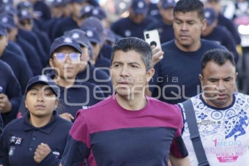 AYUNTAMIENTO . CARRERA CON CADETES