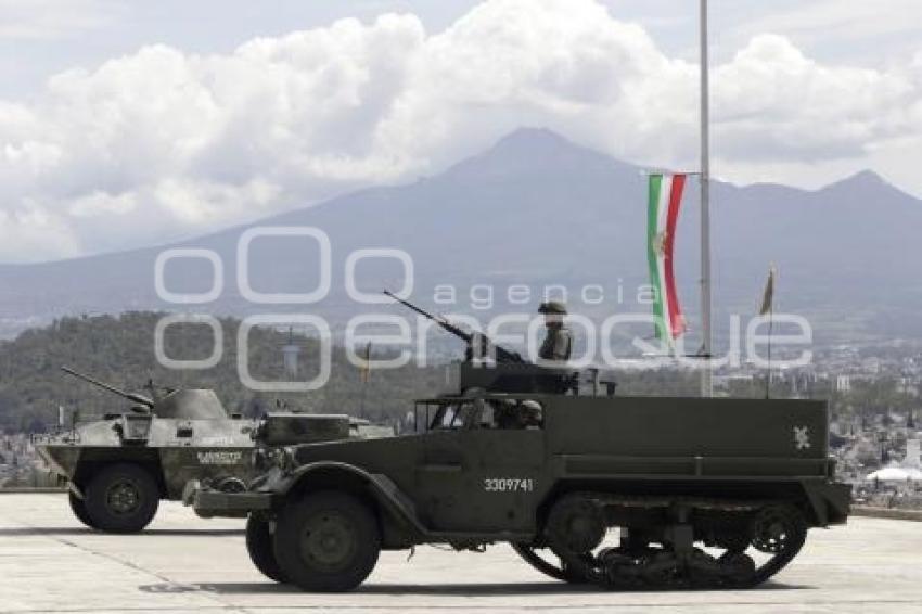 EJÉRCITO . CEREMONIA CURSO DE BLINDAJE