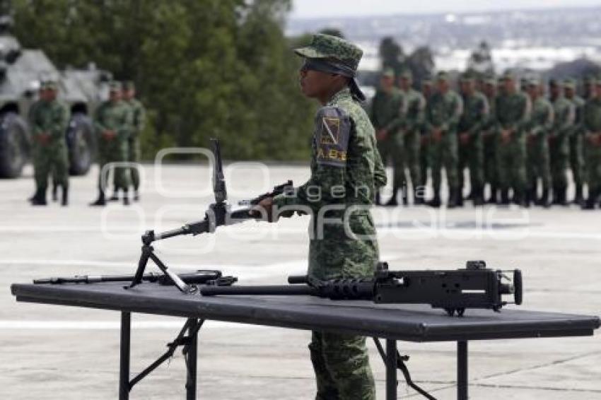 EJÉRCITO . CEREMONIA CURSO DE BLINDAJE