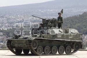 EJÉRCITO . CEREMONIA CURSO DE BLINDAJE