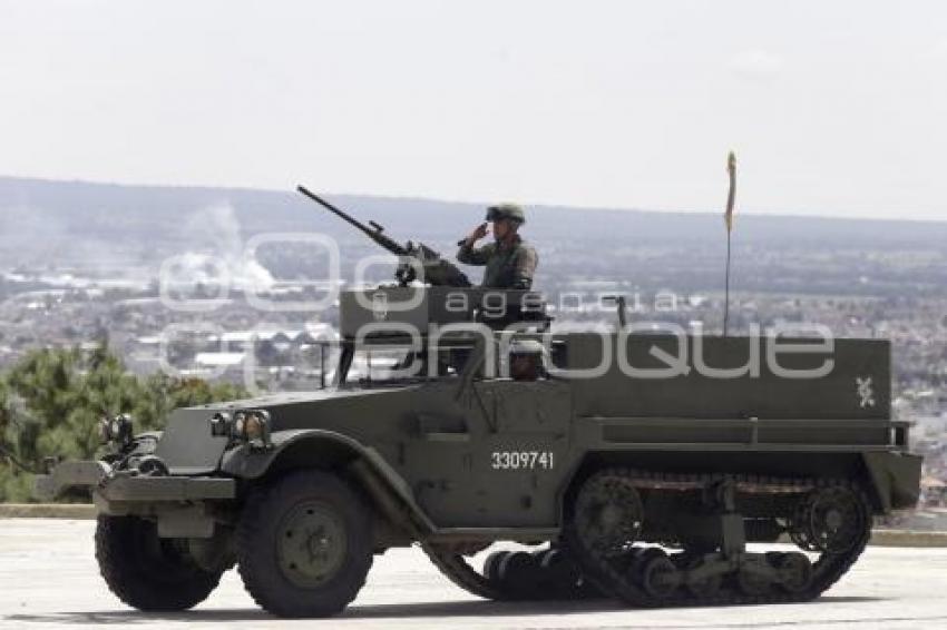 EJÉRCITO . CEREMONIA CURSO DE BLINDAJE