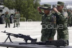 EJÉRCITO . CEREMONIA CURSO DE BLINDAJE