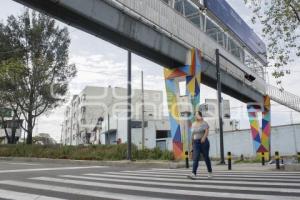 AYUNTAMIENTO . PUENTE PEATONAL