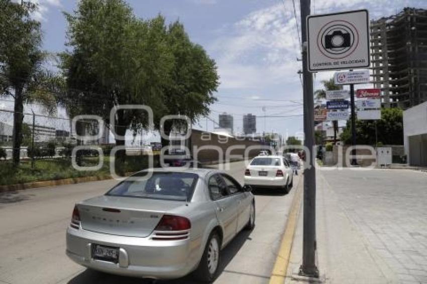 VÍA ATLIXCÁYOTL . CÁMARAS CONTROL VELOCIDAD