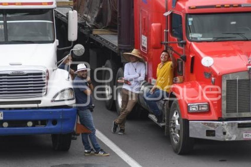 TLAXCALA . MANIFESTACIÓN . CIERRE VIALIDAD