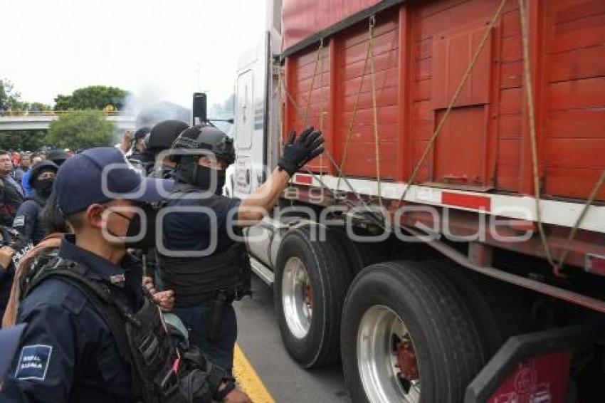 TLAXCALA . MANIFESTACIÓN . CIERRE VIALIDAD