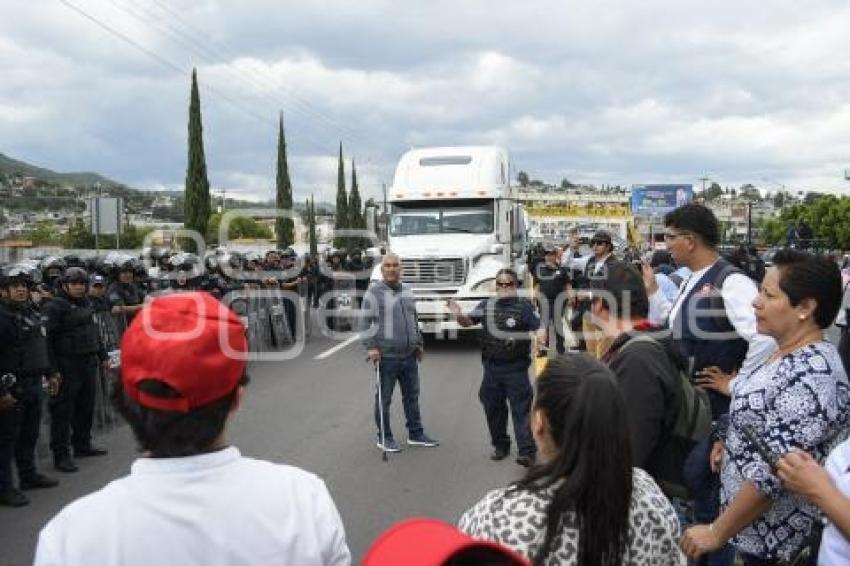 TLAXCALA . MANIFESTACIÓN . CIERRE VIALIDAD