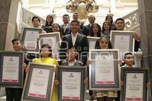 AYUNTAMIENTO . PREMIO MUNICIPAL A LA JUVENTUD