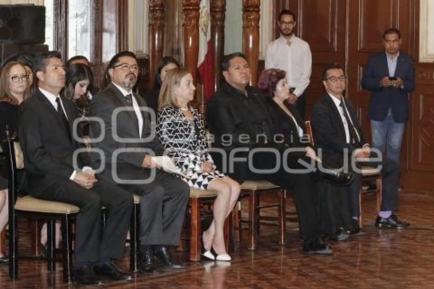 CEREMONIA LUCTUOSA . ANA LAURA MARTÍNEZ