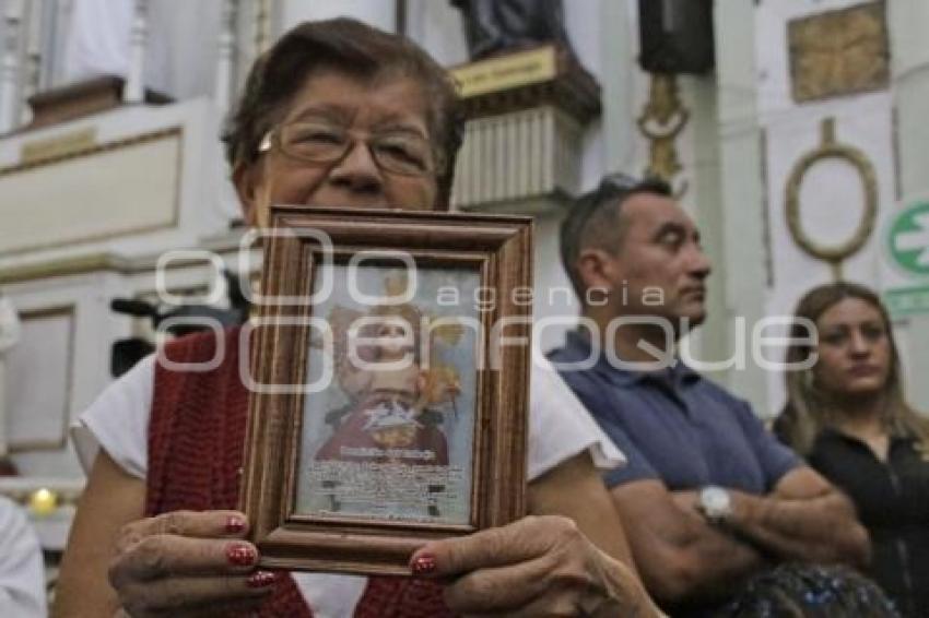 RELIGIÓN . NIÑO CIEGUITO