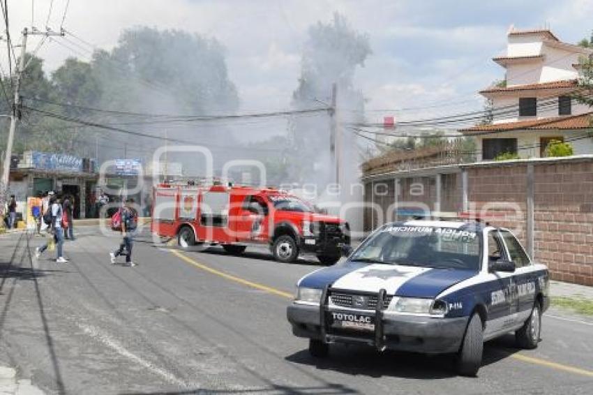 TLAXCALA . INCENDIO CAMIONETA