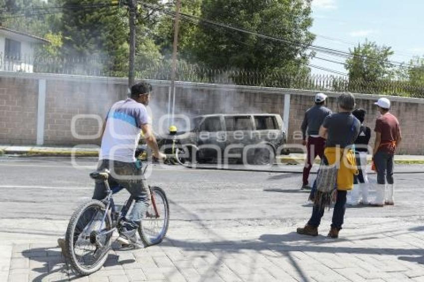 TLAXCALA . INCENDIO CAMIONETA