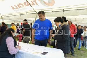 TLAXCALA . ENTREGA APOYO AVES