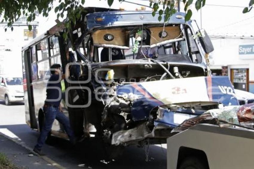 CHOQUE TRANSPORTE PÚBLICO