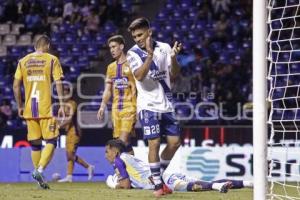 FÚTBOL . CLUB PUEBLA VS SAN LUIS