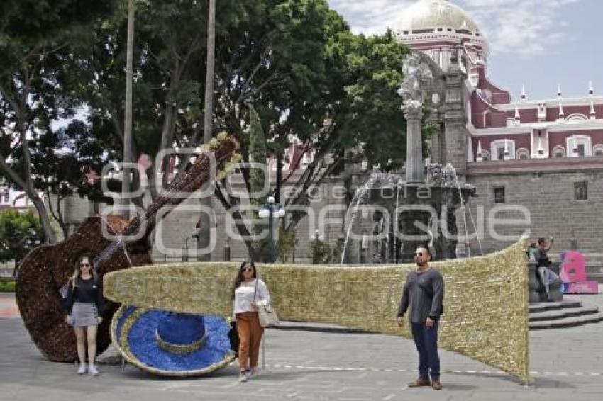 ADORNOS PATRIOS