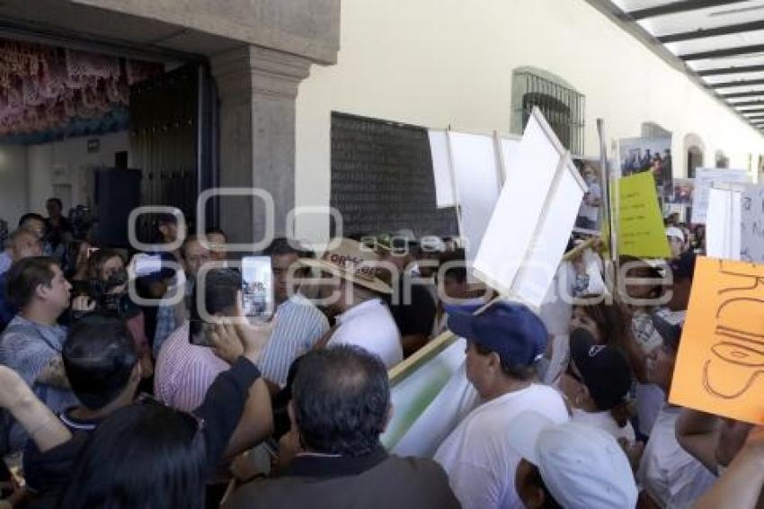 SAN PEDRO CHOLULA . MANIFESTACIÓN COMERCIANTE