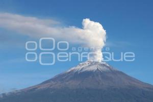 VOLCÁN POPOCATÉPETL . FUMAROLA