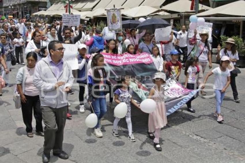 MARCHA EN DEFENSA DE LA EDUCACIÓN