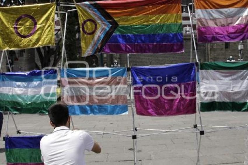 EXPOSICIÓN BANDERAS LGBT