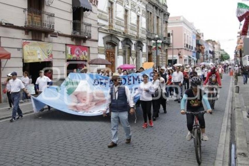 MARCHA EN DEFENSA DE LA EDUCACIÓN