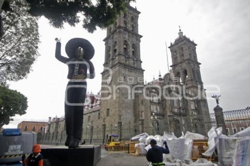 ADORNOS PATRIOS . MARIACHI 