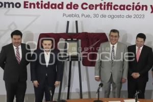 GOBIERNO . CÉDULA DE ACREDITACIÓN . TRABAJO