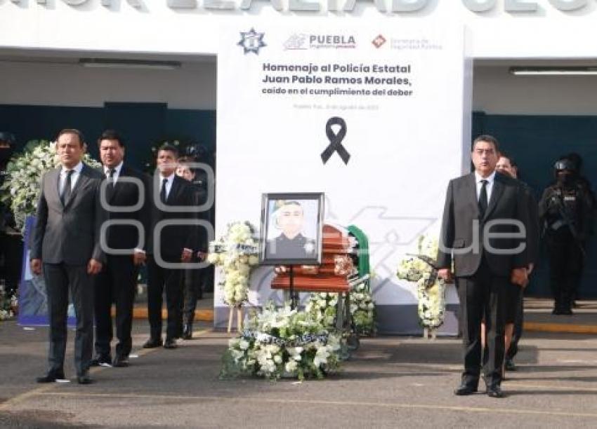 HOMENAJE POLICÍA CAÍDO