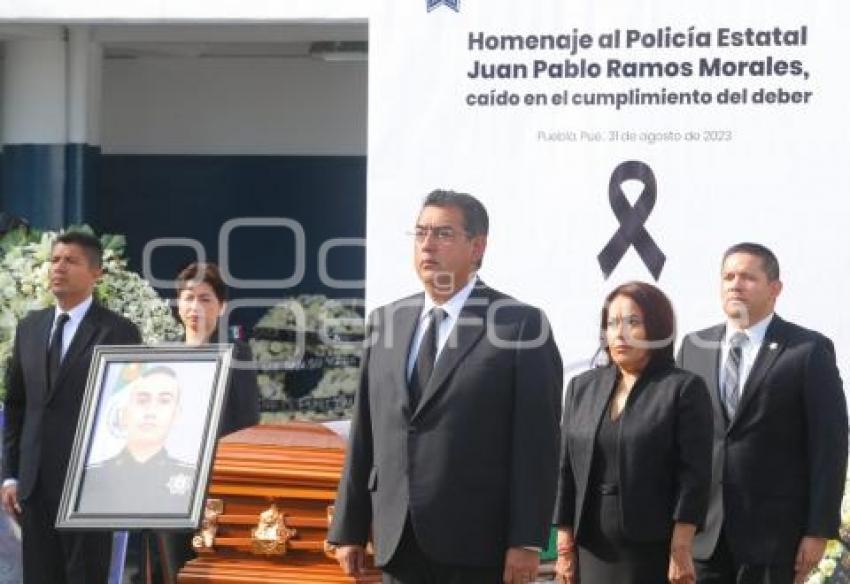 HOMENAJE POLICÍA CAÍDO