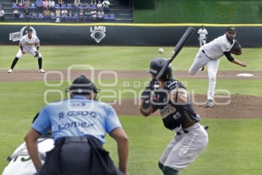 BÉISBOL . PERICOS VS LEONES