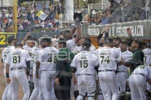 BÉISBOL . PERICOS VS LEONES