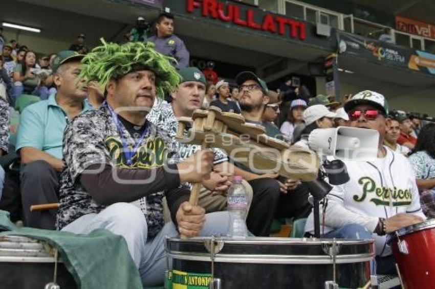 BÉISBOL . PERICOS VS LEONES