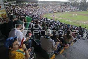 BÉISBOL . PERICOS VS LEONES