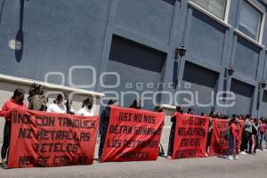 MANIFESTACIÓN . NORMALISTAS