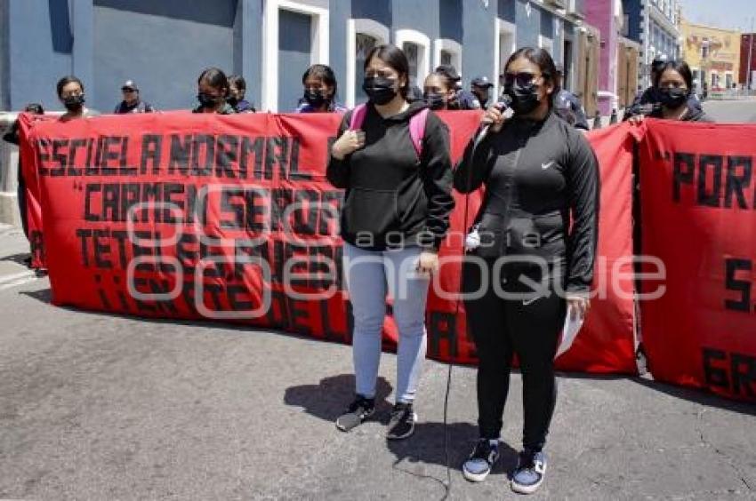 MANIFESTACIÓN . NORMALISTAS