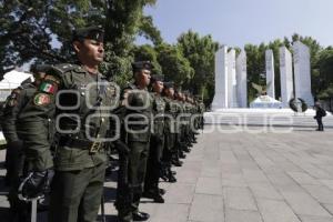 GOBIERNO . CEREMONIA NIÑOS HÉROES