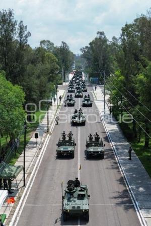 XXV ZONA MILITAR . ENSAYO DESFILE