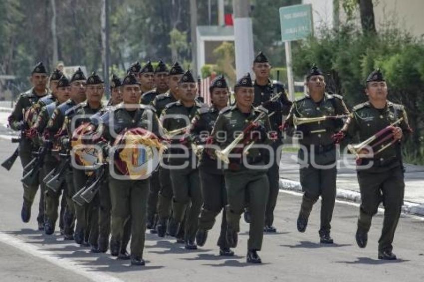 XXV ZONA MILITAR . ENSAYO DESFILE