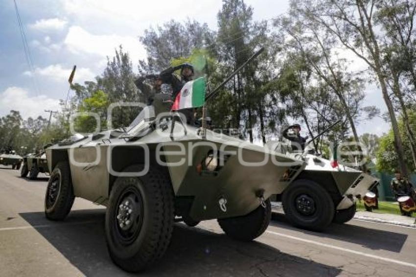 XXV ZONA MILITAR . ENSAYO DESFILE