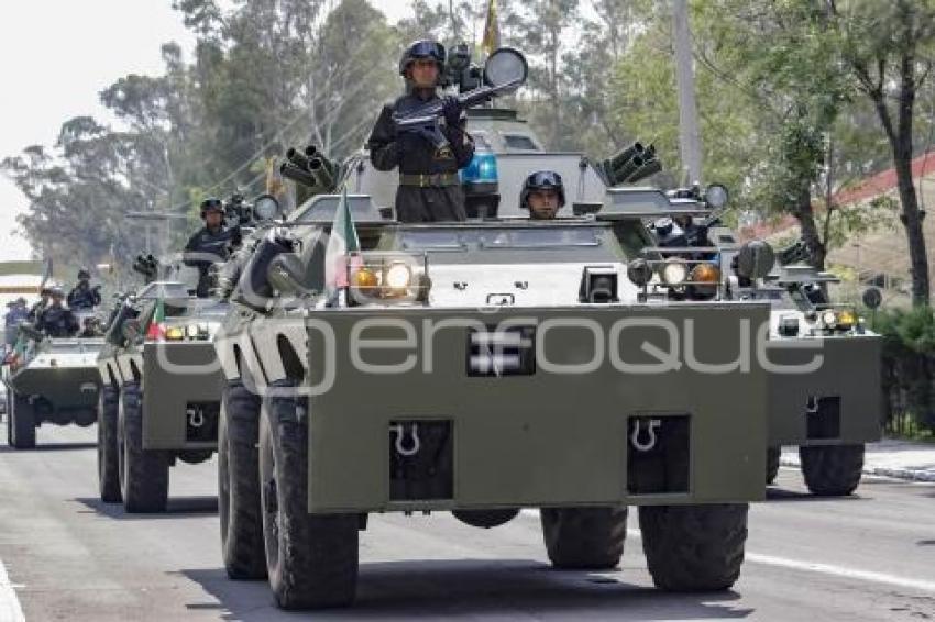 XXV ZONA MILITAR . ENSAYO DESFILE