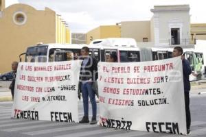 MANIFESTACIÓN . NORMALISTAS