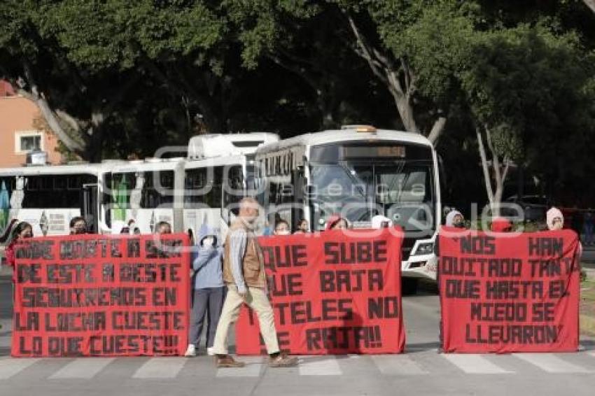 MANIFESTACIÓN . NORMALISTAS