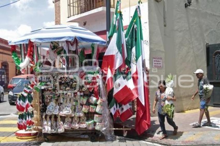 SAN PEDRO CHOLULA . ADORNOS PATRIOS