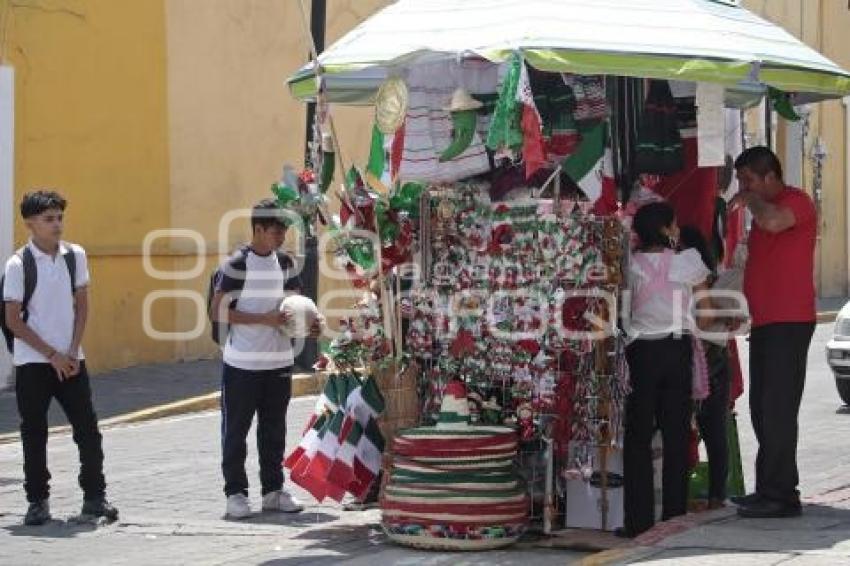 SAN PEDRO CHOLULA . ADORNOS PATRIOS