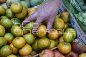 TLAXCALA . MERCADO . MANDARINAS