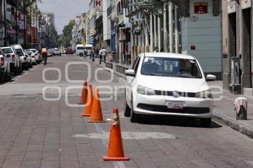 CALLE DOBLE SENTIDO . 3 PONIENTE