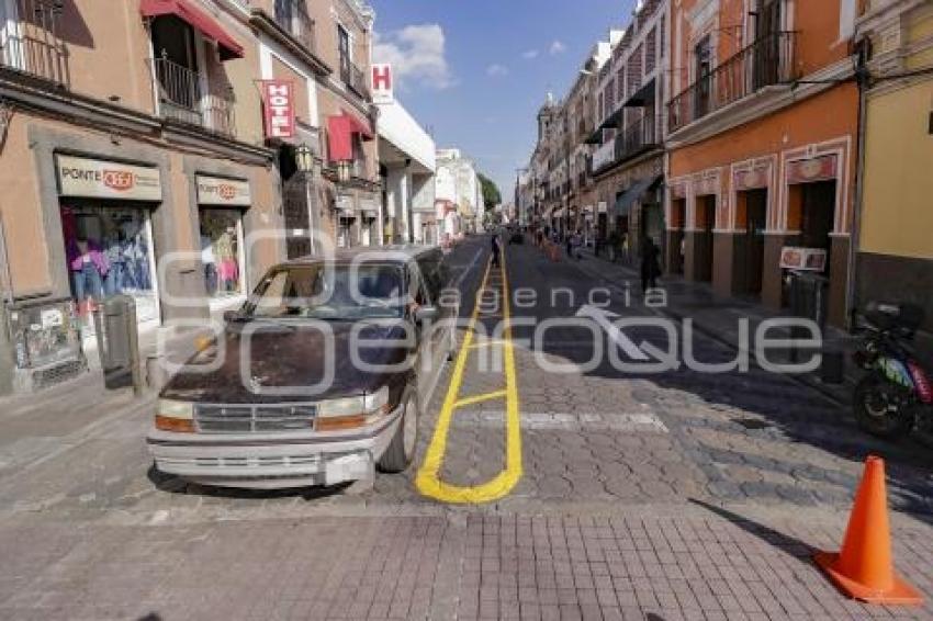 CALLE DOBLE SENTIDO . 3 PONIENTE