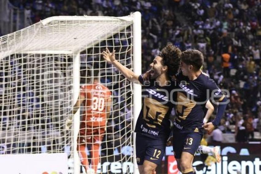 FÚTBOL . CLUB PUEBLA VS PUMAS