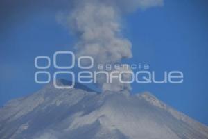 VOLCÁN POPOCATÉPETL . FUMAROLA